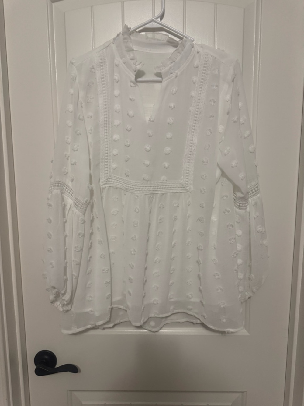 Women’s Long Sleeve White Blouse Size Large. Lined With White Fuzzy Dots